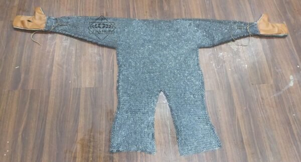 9MM Chainmail shirt, Hauberk medieval armor dress Attached gloves 9 mm Flat Ring Alt solid Ring Dome Riveted Slit Front to Back